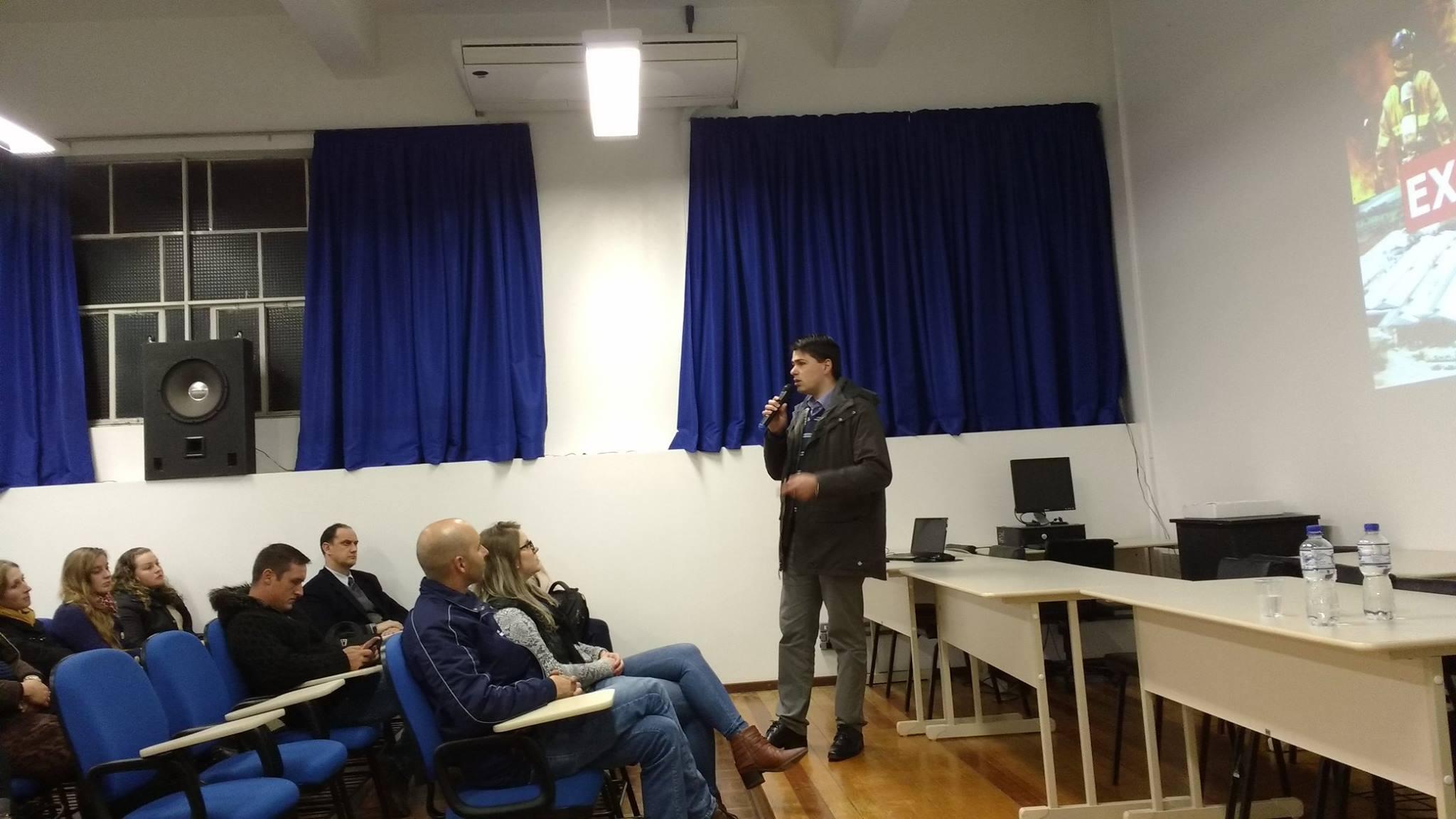Compartilhando Experiências e Conhecimentos na UCS 