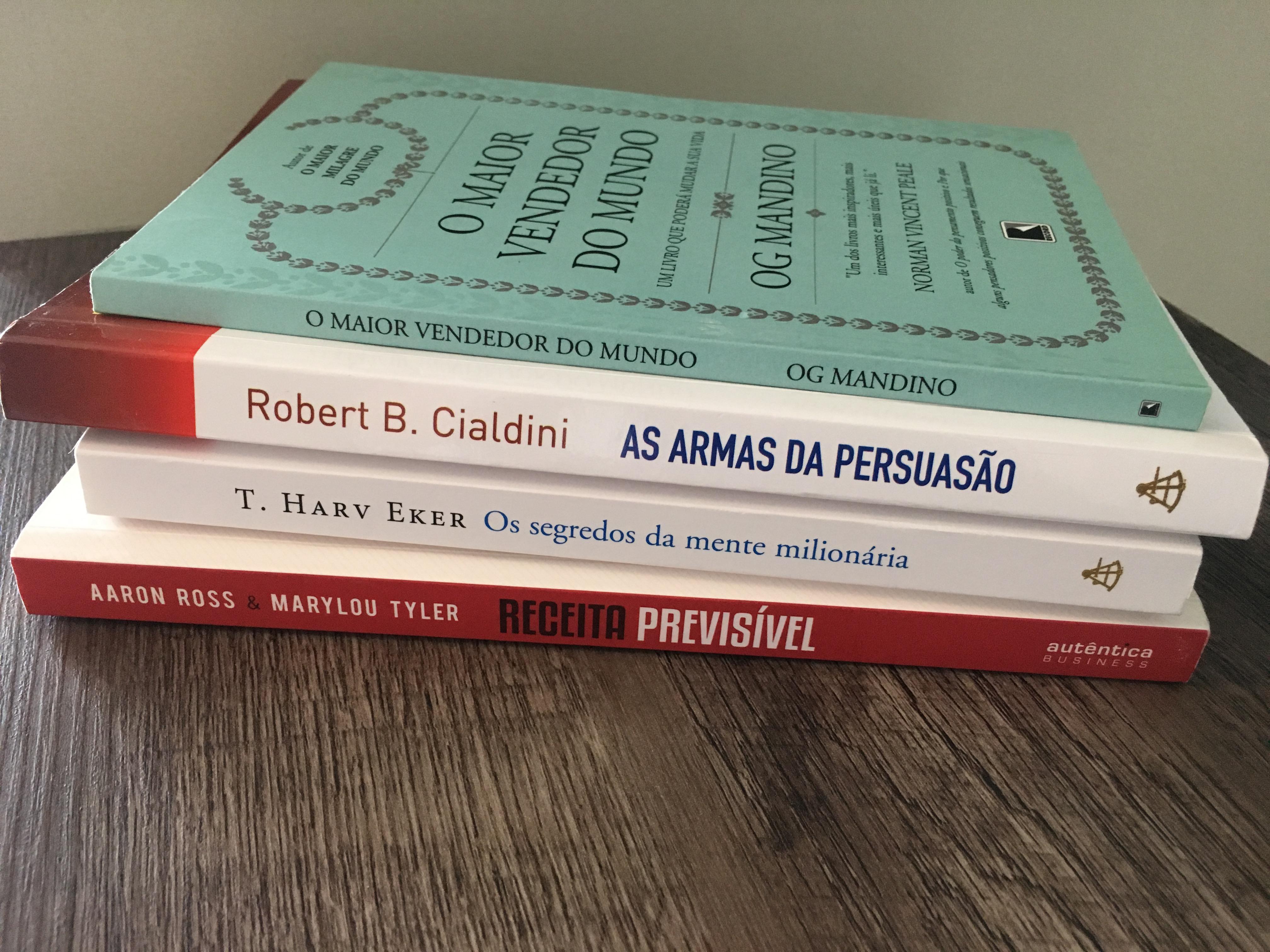 Imagem em destaque do post 4 Livros Indispensáveis para um Vendedor de Sucesso